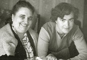 Con su madre Àngels Garriga en Saifores, 1951